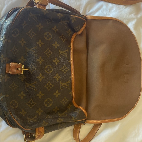 100% Authentic LOUIS VUITTON Saumur 30 Monogram Shoulder Bag. - Picture 7 of 16